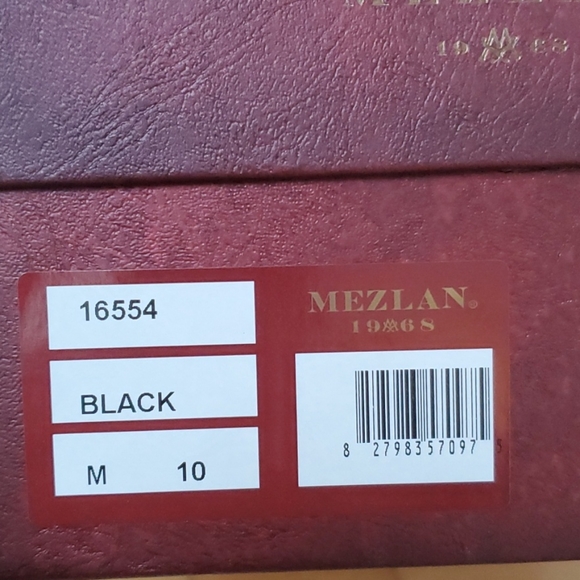 Mezlan Wing Tip Dress Shoes - Size 10 - Picture 7 of 7